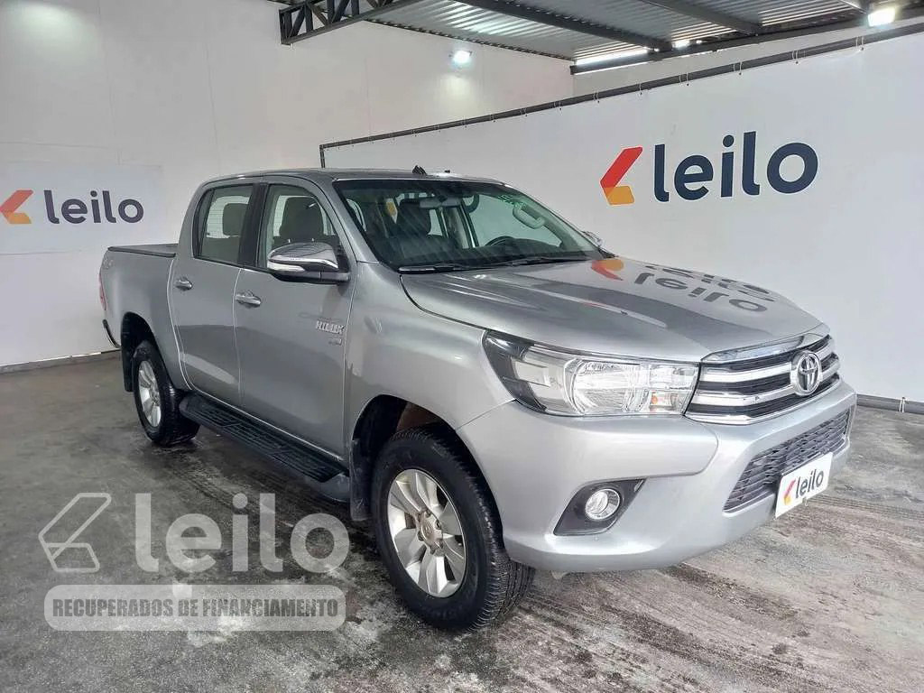 LOTE 035 - TOYOTA HILUX SRV 2017
