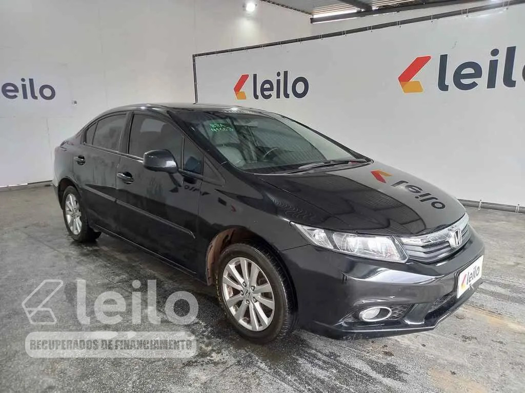 LOTE 017 - HONDA CIVIC LXS 2015