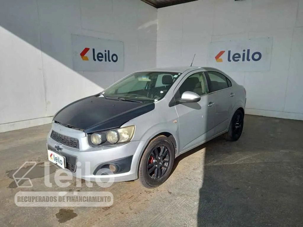 LOTE 028 - CHEVROLET SONIC LTZ NB MT 2013