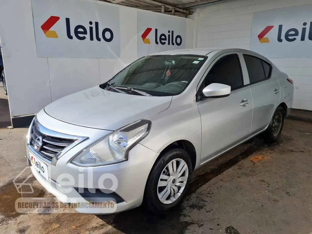 LOTE 039 - NISSAN VERSA SV 2016