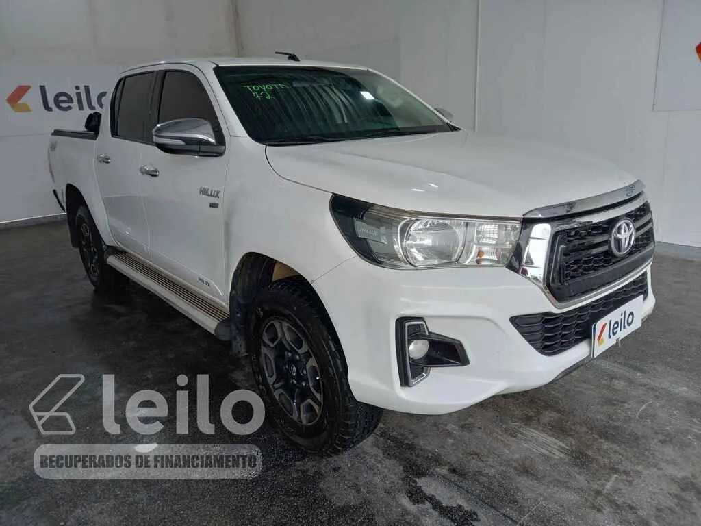 LOTE 015 - TOYOTA HILUX SR A 2GF DUPLA 2017
