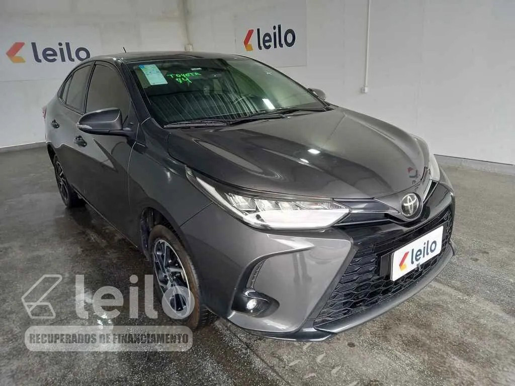 LOTE 016 - TOYOTA YARIS SEDAN XLS 2023