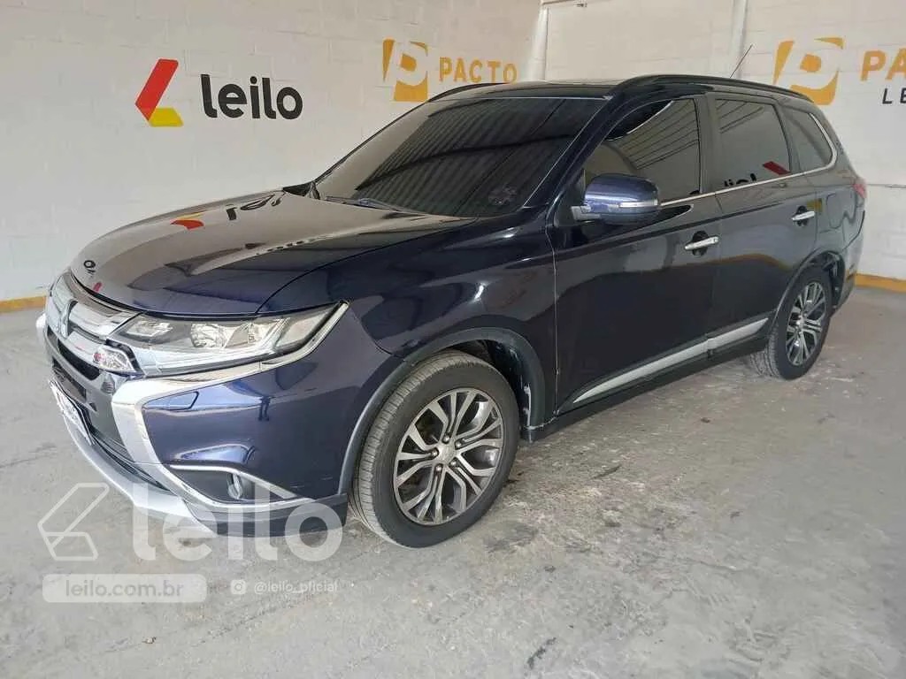 LOTE 029 - MITSUBISHI OUTLANDER 2.2 D 2016