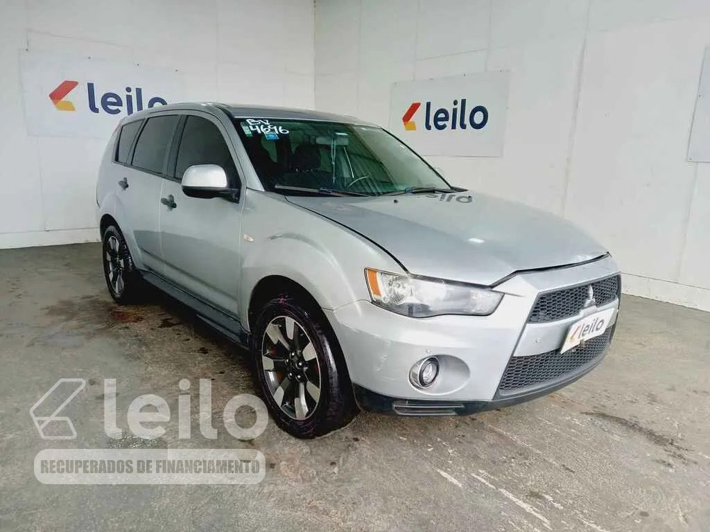 LOTE 039 - MITSUBISHI OUTLANDER 4WD 4X4 2010