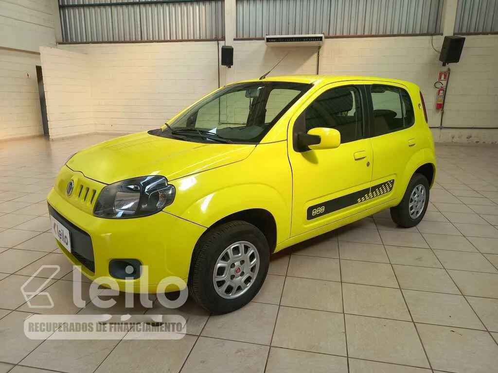 LOTE 017 - FIAT UNO VIVACE 1.0 2014