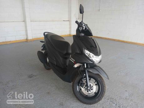 LOTE 016 - YAMAHA FLUO 125 2025
