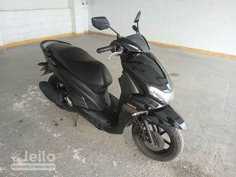 LOTE 013 - YAMAHA FLUO 125 2024